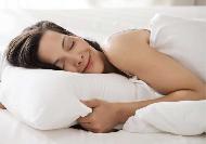 Cách chọn gối ngủ phù hợp tránh thoái hóa đốt sống cổ